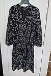 BUTTON DRESS W/ BELT.